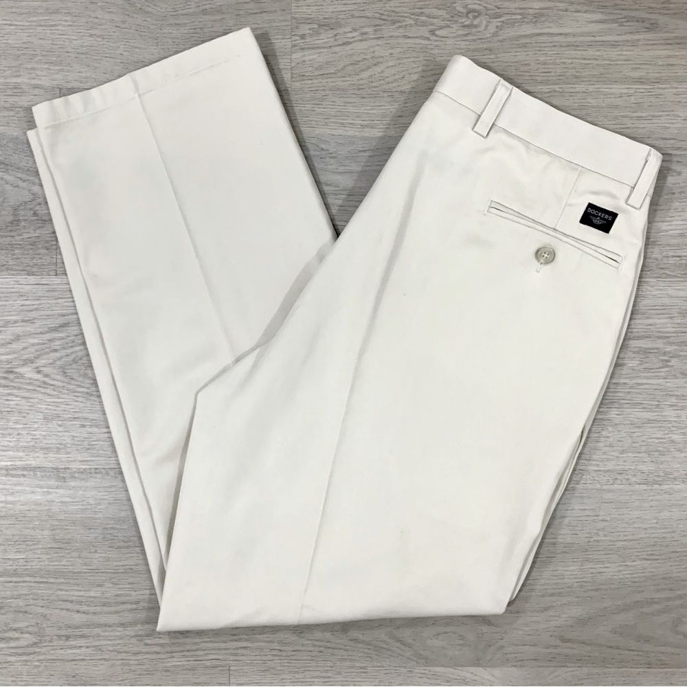 Dockers Men's Pants Pleated Front Individual Fit Stretch Waistband 36X30 Khaki